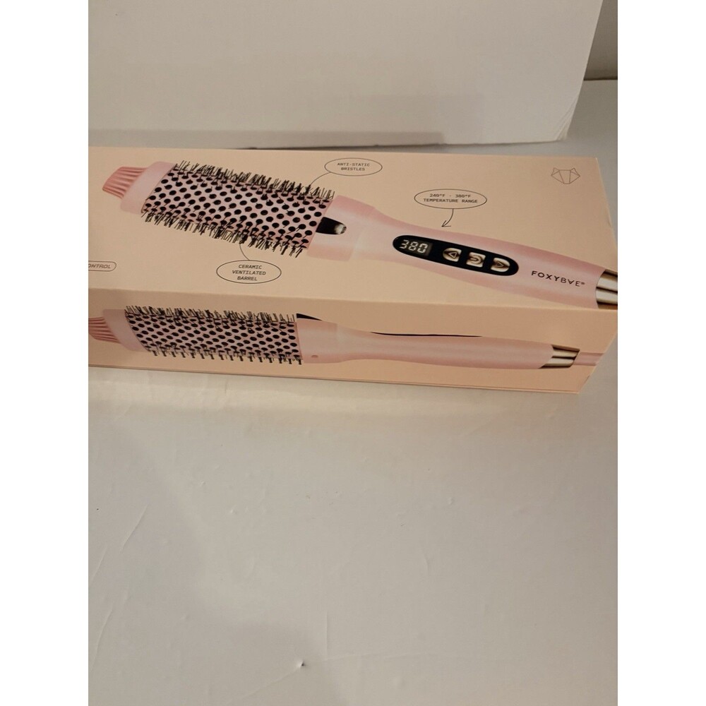 Foxy Bae Hottie Hot Round Ceramic Brush New In Box Pink